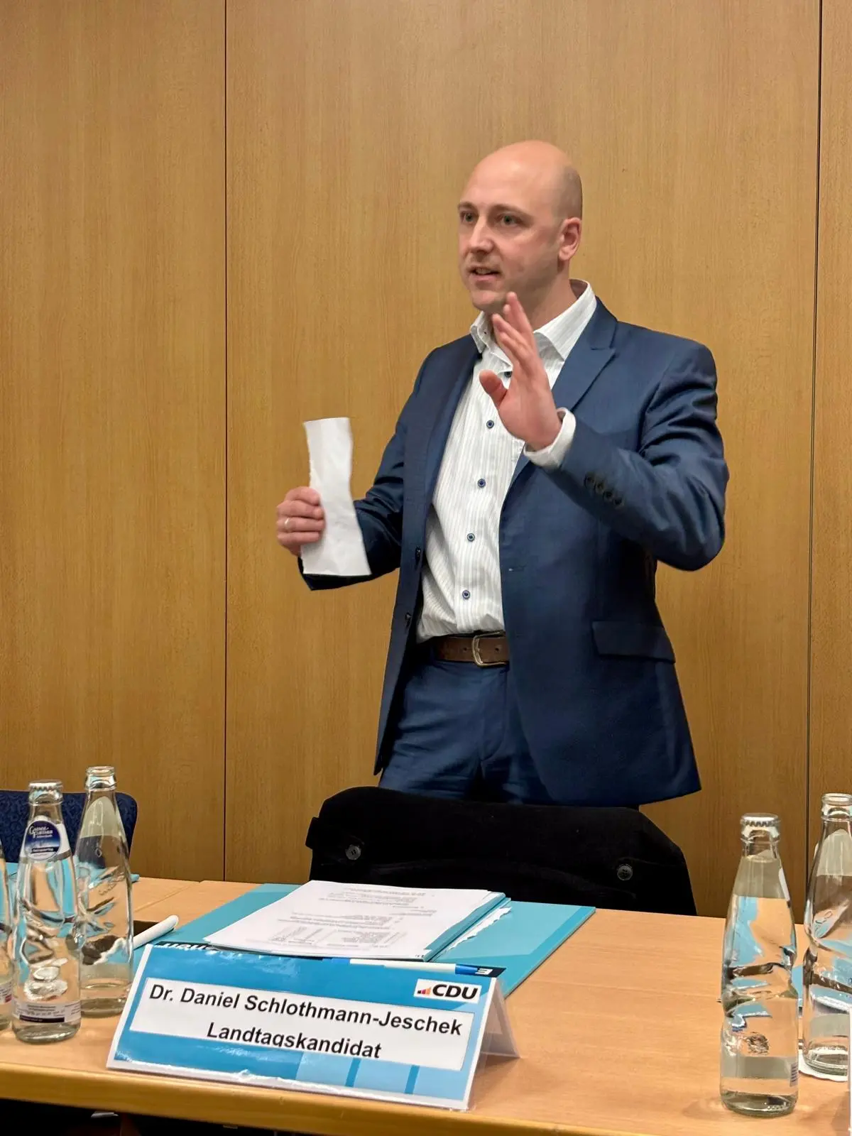 Dr. Daniel Schlothmann-Jeschek bei der Rede
